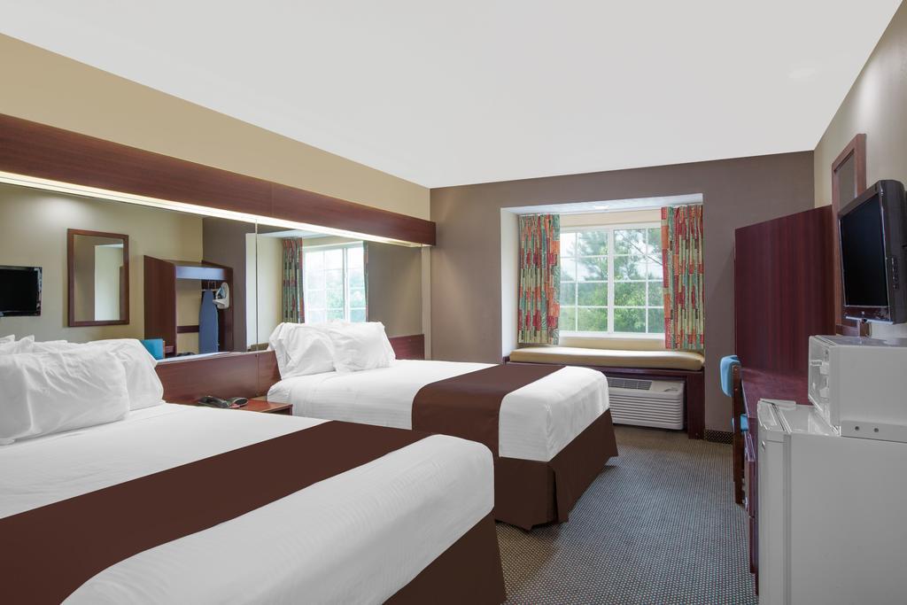 Microtel Inn & Suites - Meridian Exterior foto